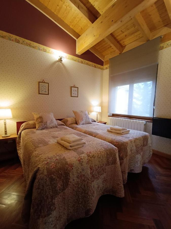 Cuarenta Y Ocho Luces Guest House บูร์โกส ภายนอก รูปภาพ
