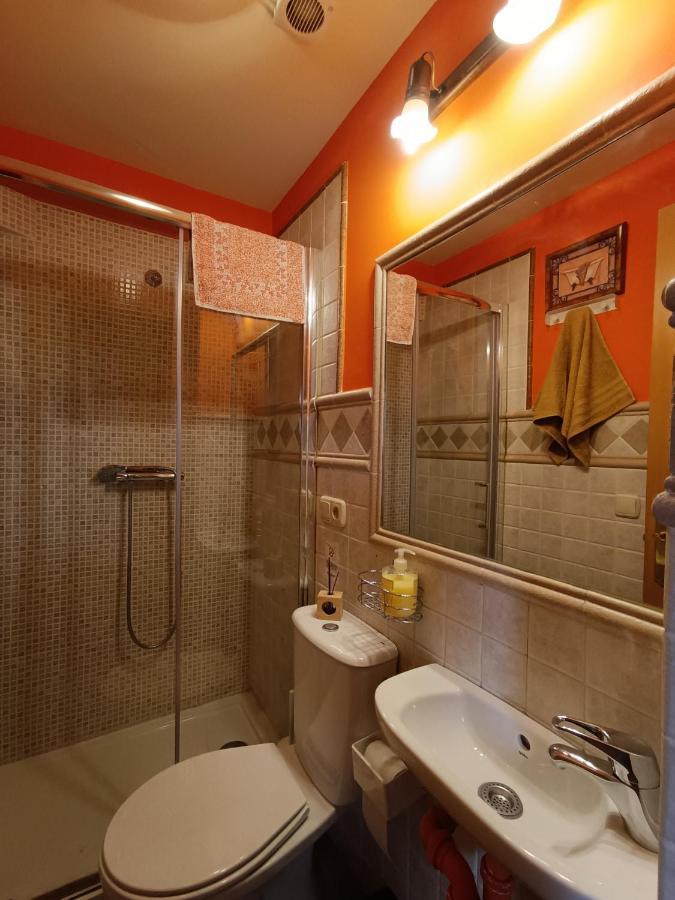 Cuarenta Y Ocho Luces Guest House บูร์โกส ภายนอก รูปภาพ