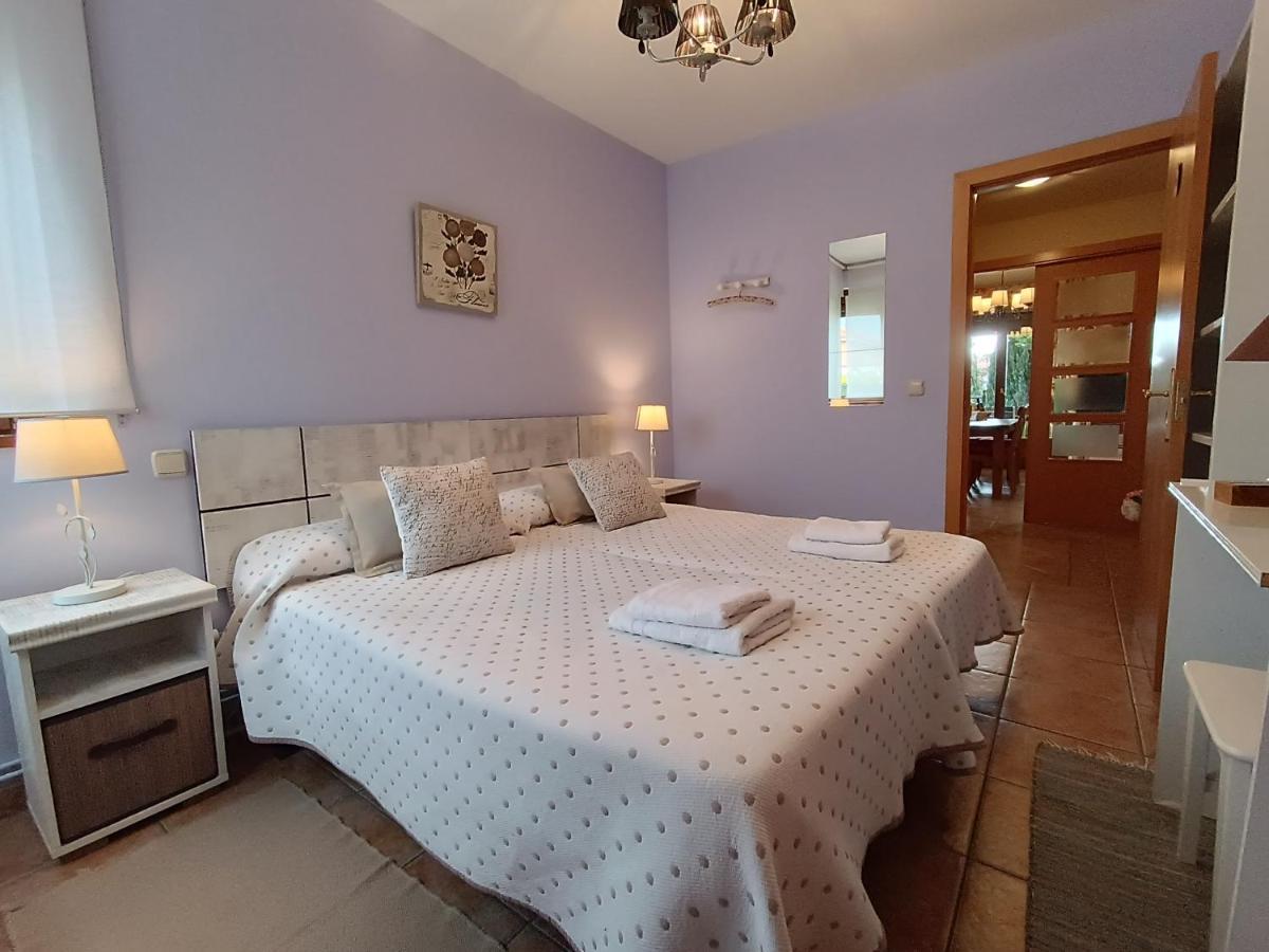 Cuarenta Y Ocho Luces Guest House บูร์โกส ภายนอก รูปภาพ
